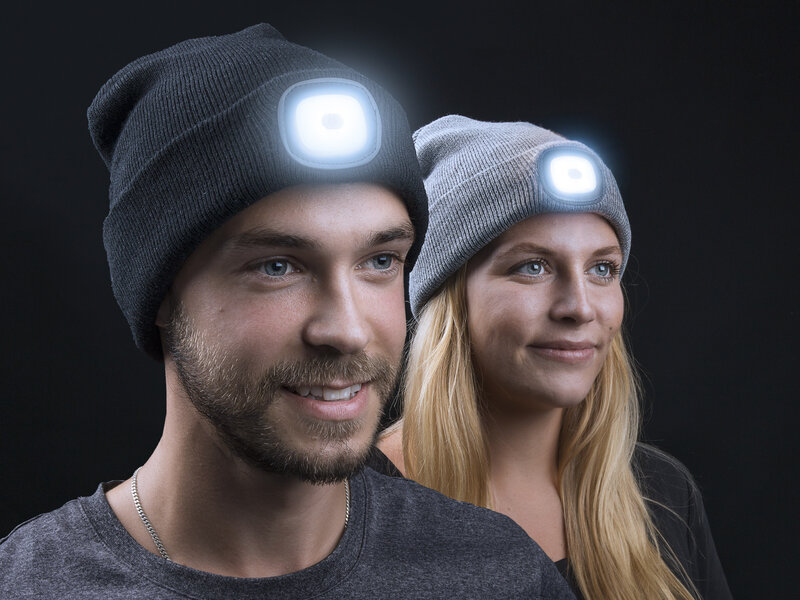 Läs mer om Spralla LED Beanie Mössa