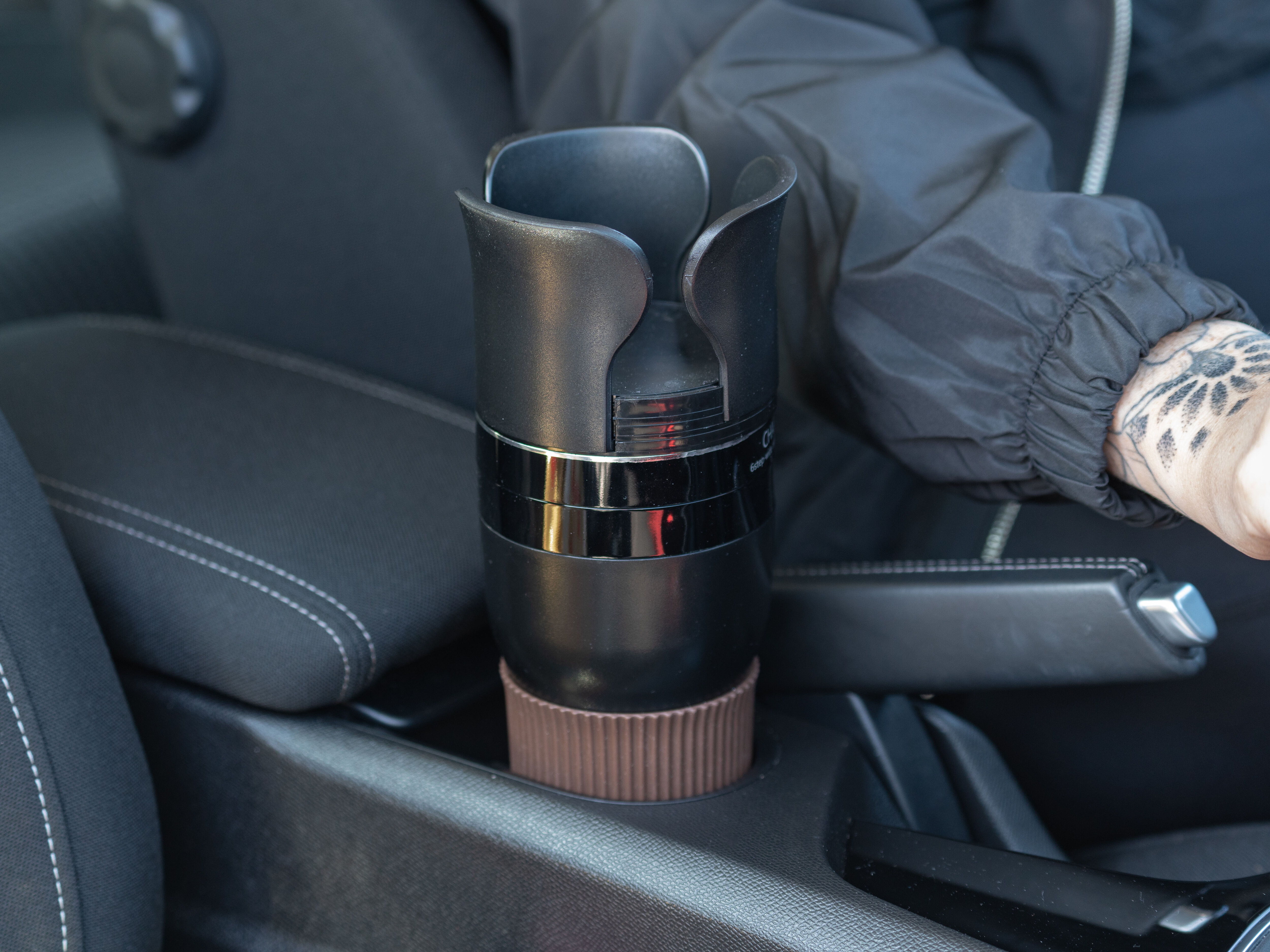 Multi-mugghållare till Bilen